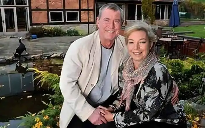 John Nettles Ehefrau: Alles über Cathryn Sealey, Ehe, Familie und Privatleben john nettles ehefrau